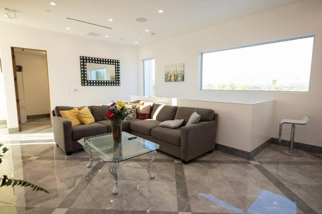 Holiday home Beautiful Brand New Mansion Estate
